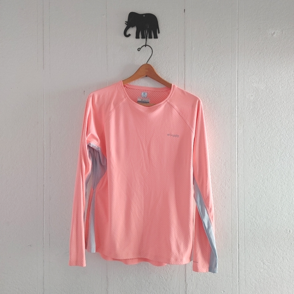 *Bundle 3 for $18* on athletic tops!